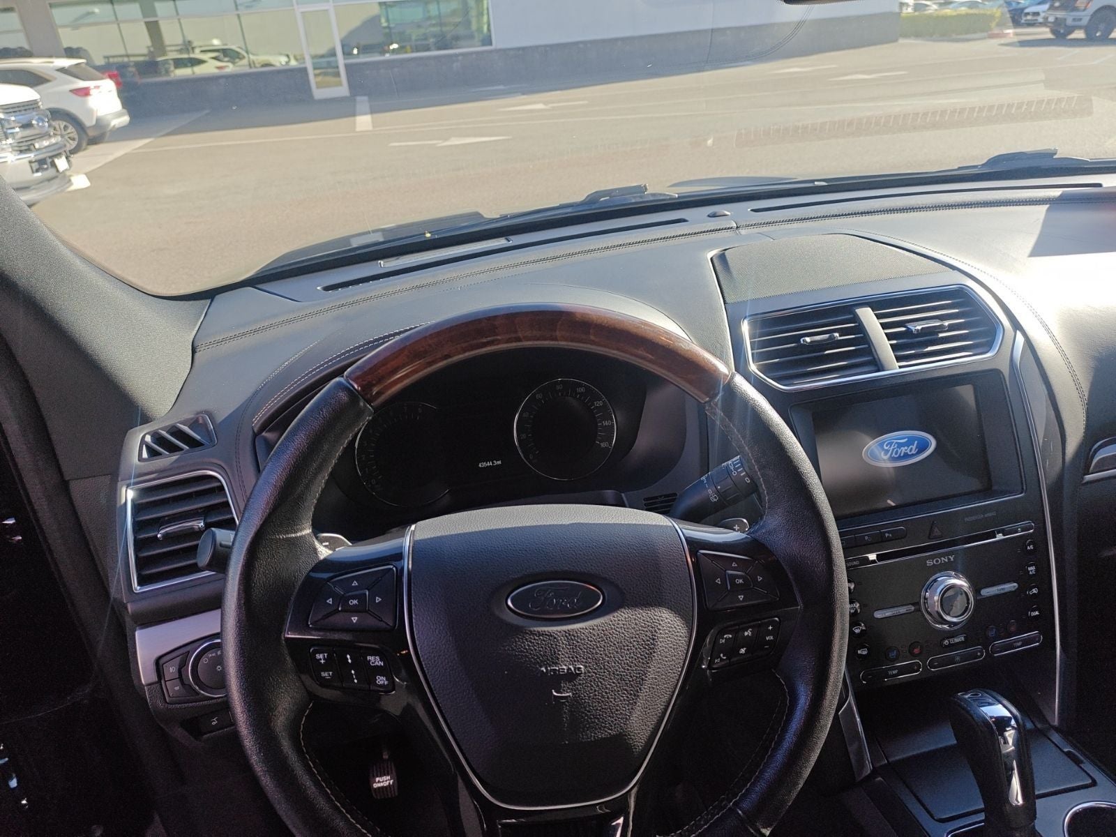 2017 Ford Explorer Platinum