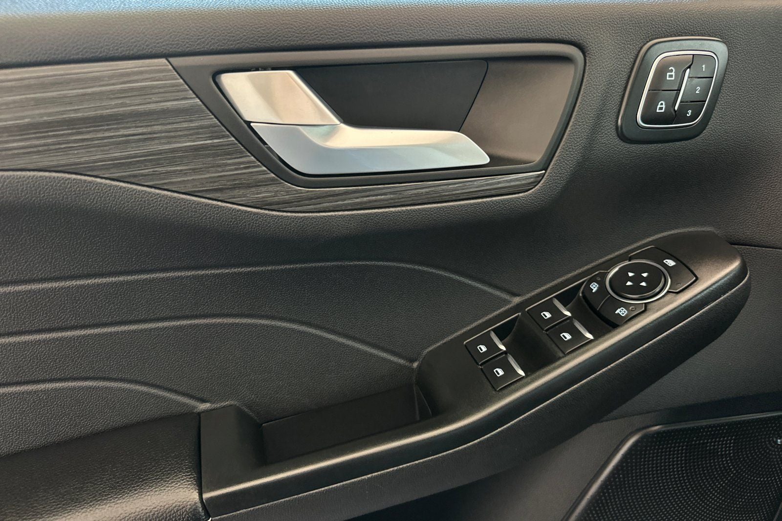 2025 Ford Escape Hybrid Platinum