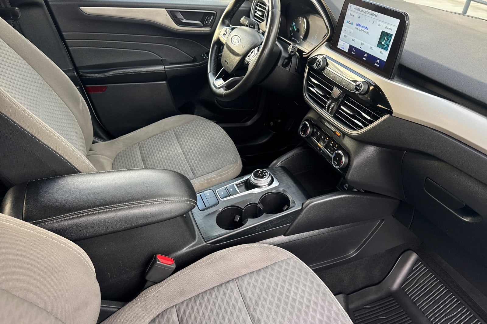 2022 Ford Escape Hybrid SE