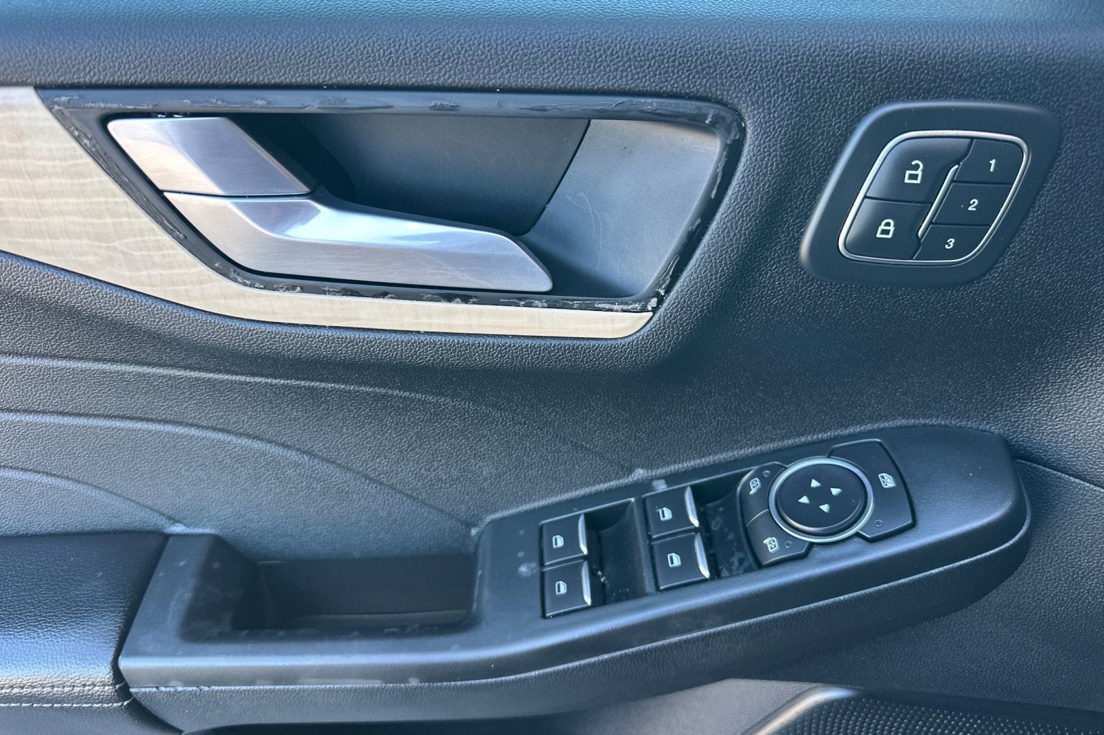 2022 Ford Escape Hybrid Titanium