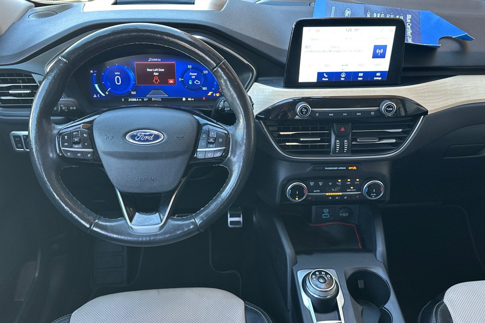 2022 Ford Escape Hybrid Titanium