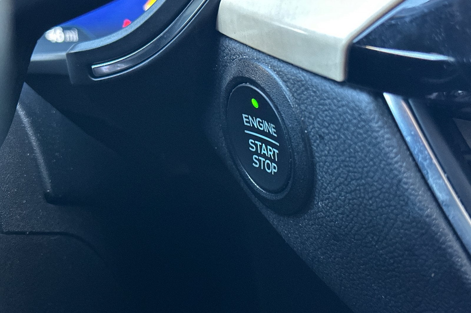 2022 Ford Escape Hybrid Titanium