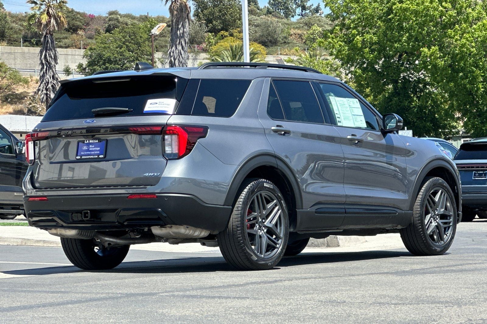 2025 Ford Explorer ST-Line