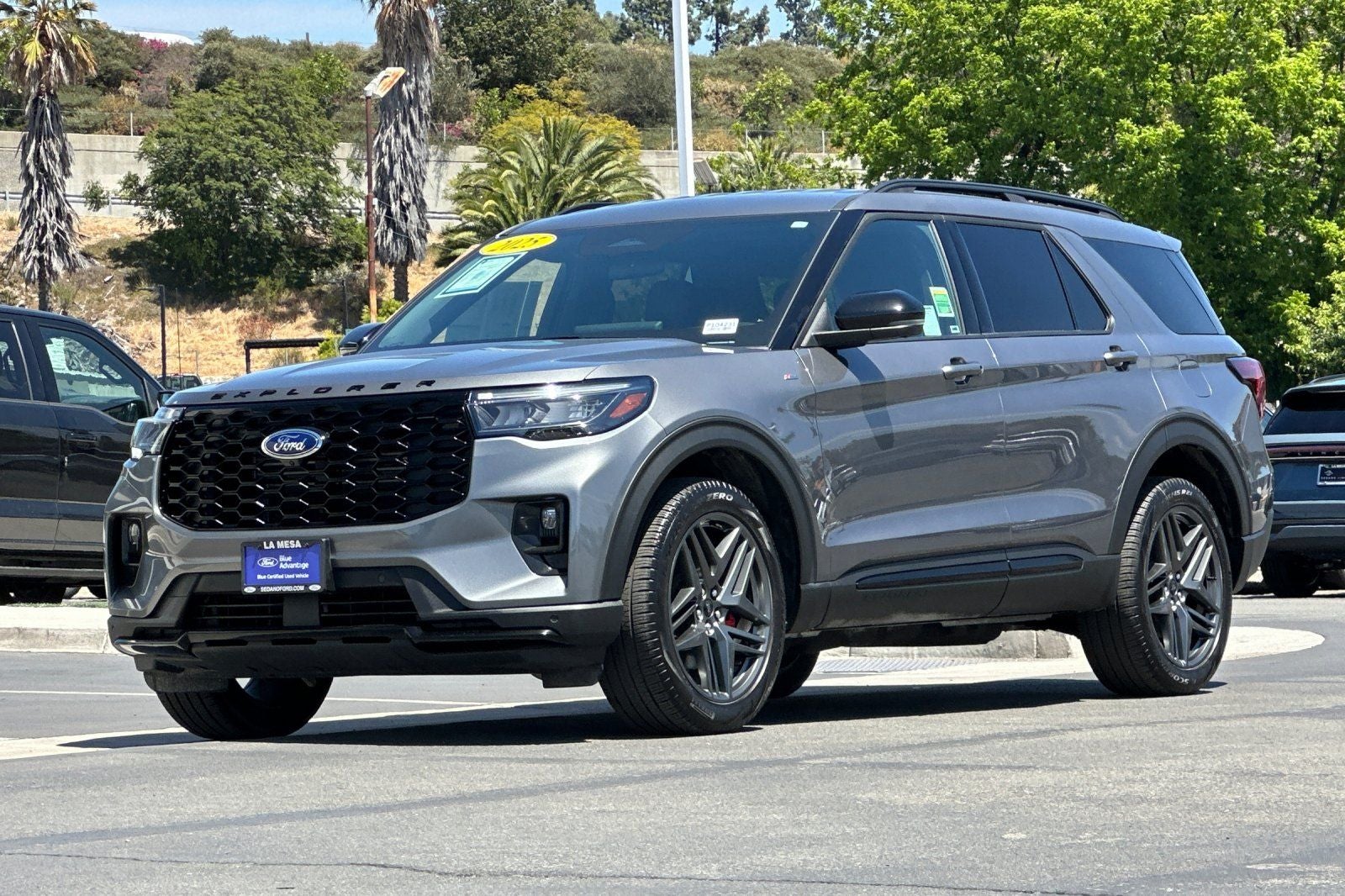2025 Ford Explorer ST-Line