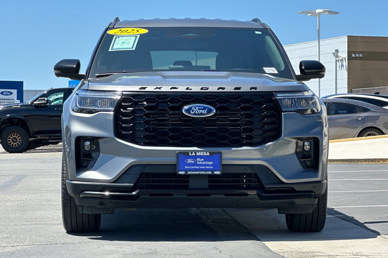 2025 Ford Explorer ST-Line