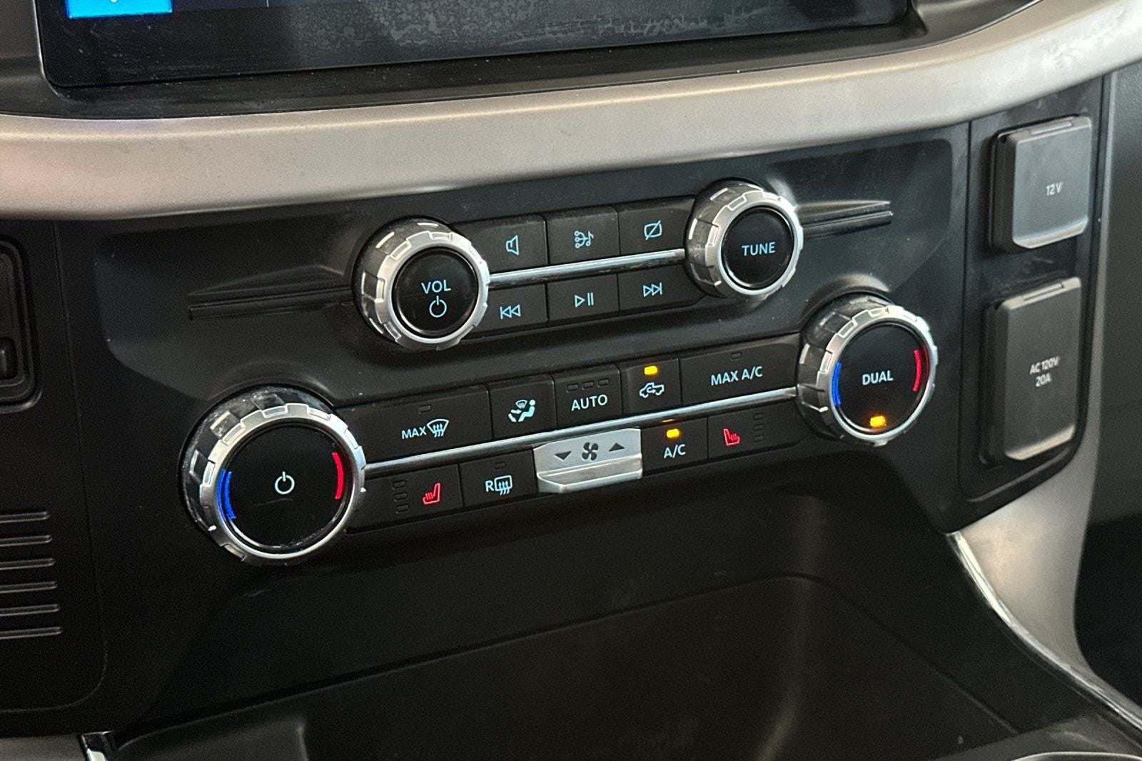 2023 Ford F-150 Lightning XLT