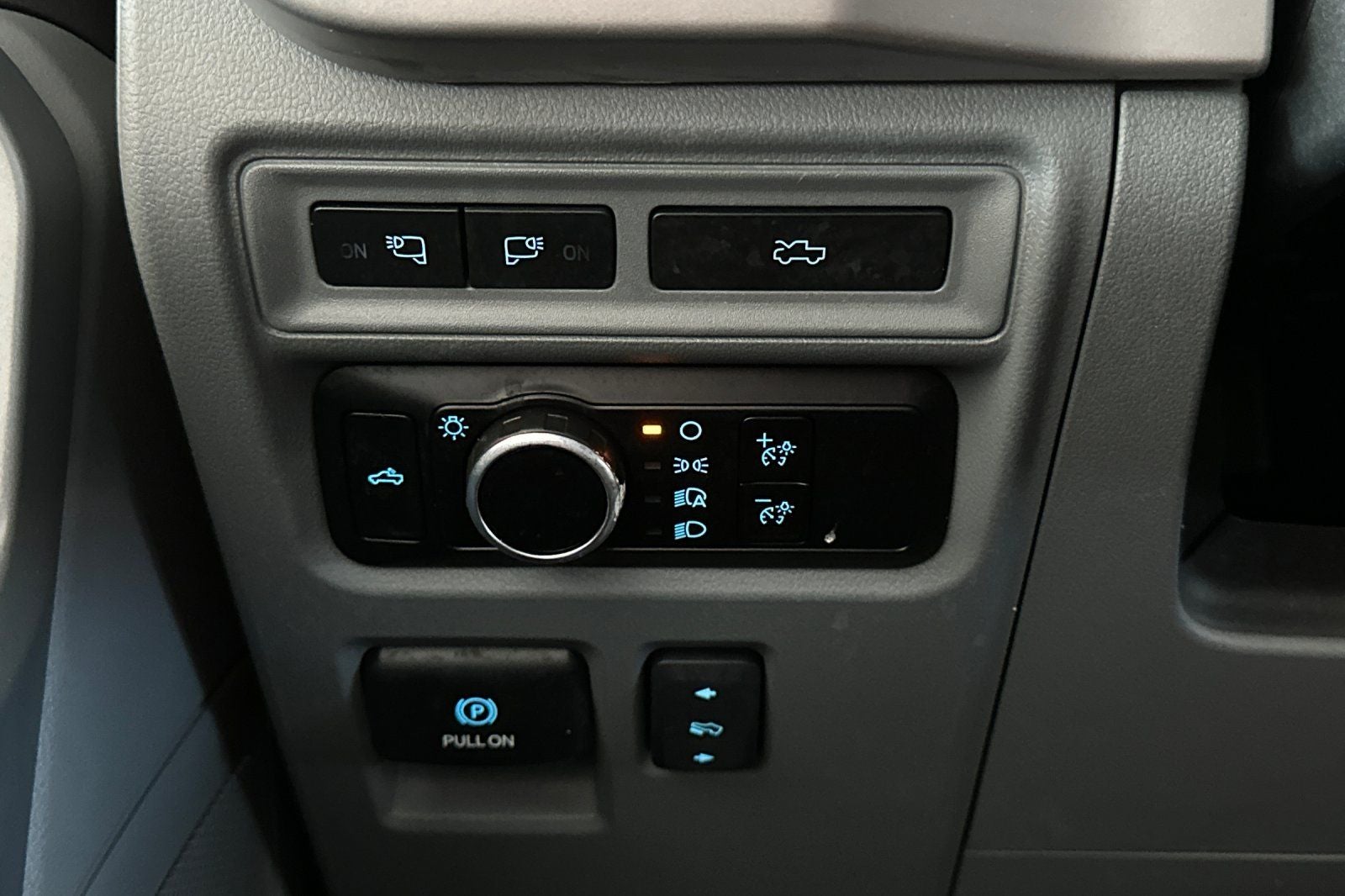2023 Ford F-150 Lightning XLT