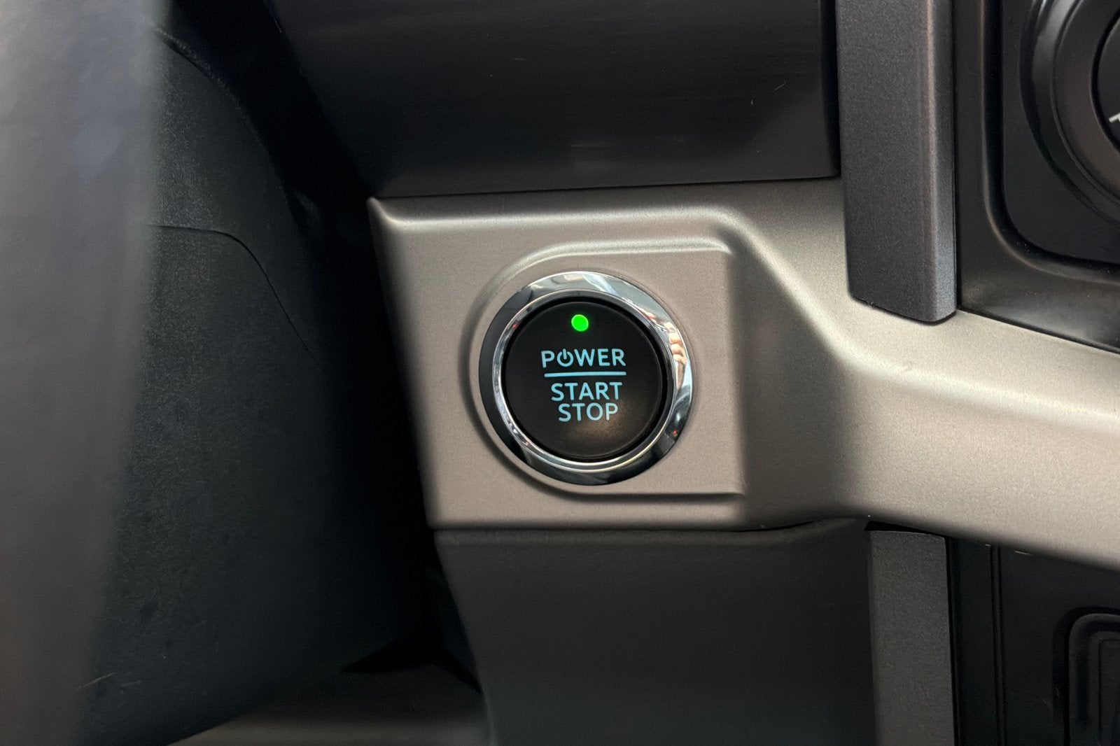 2023 Ford F-150 Lightning Pro