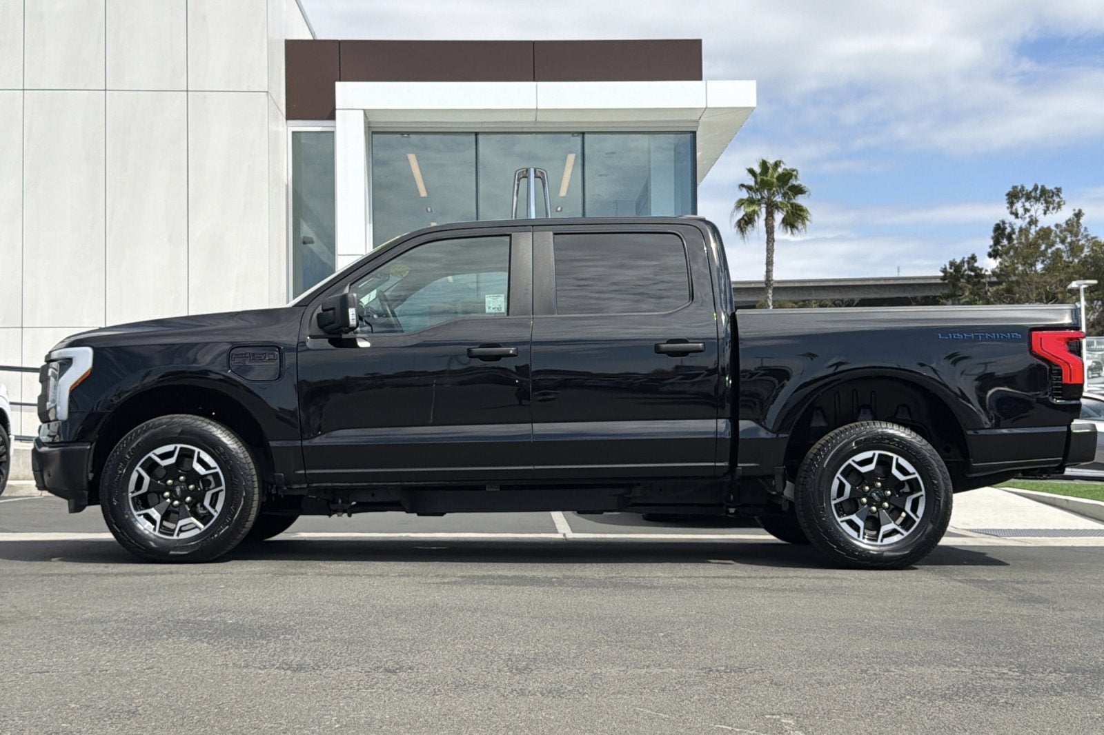 2023 Ford F-150 Lightning Pro