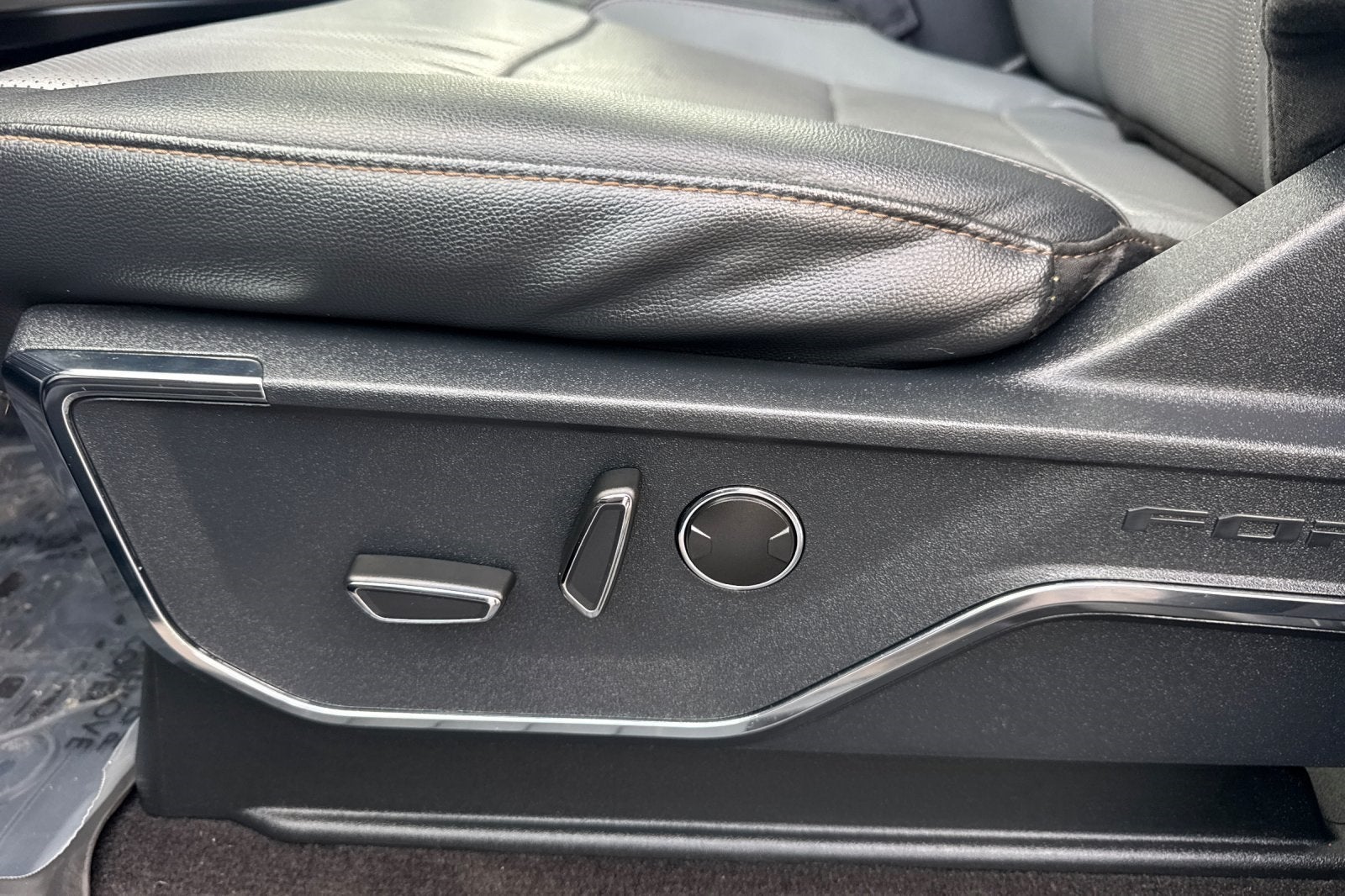 2023 Ford F-150 Lightning Lariat