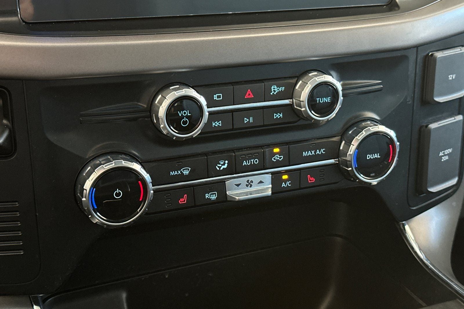 2025 Ford F-150 Lightning XLT
