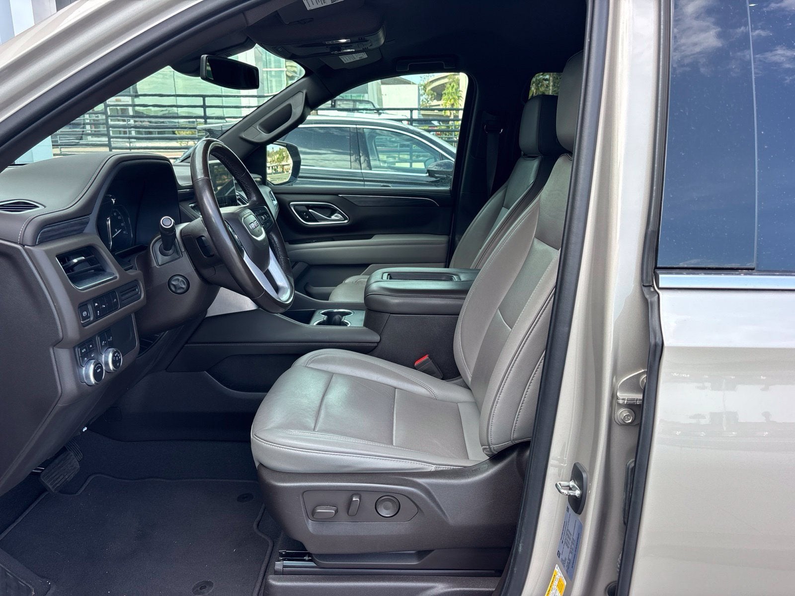 2021 GMC Yukon SLT