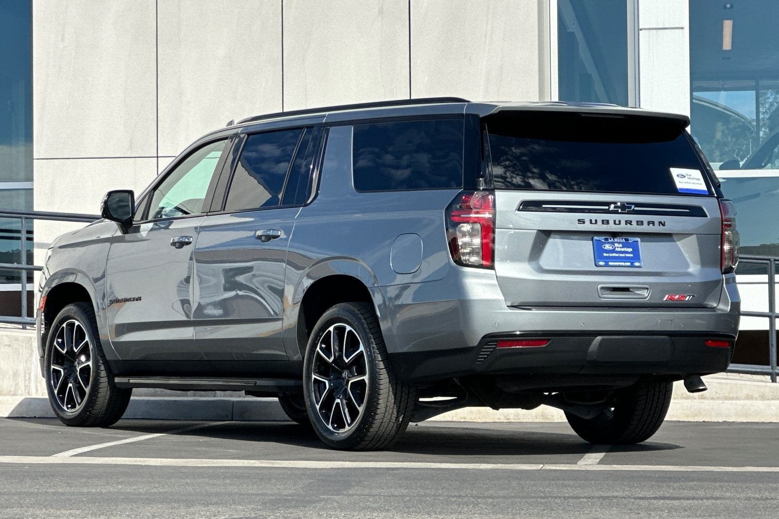 2024 Chevrolet Suburban RST