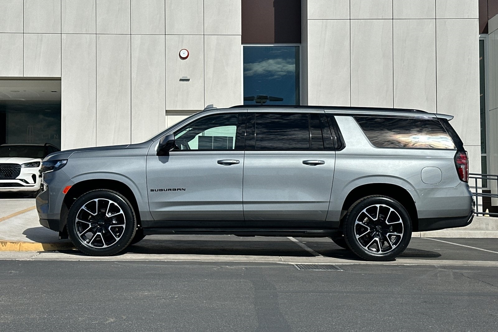 2024 Chevrolet Suburban RST