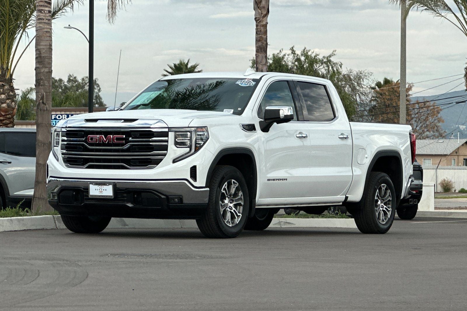 2025 GMC Sierra 1500 SLT