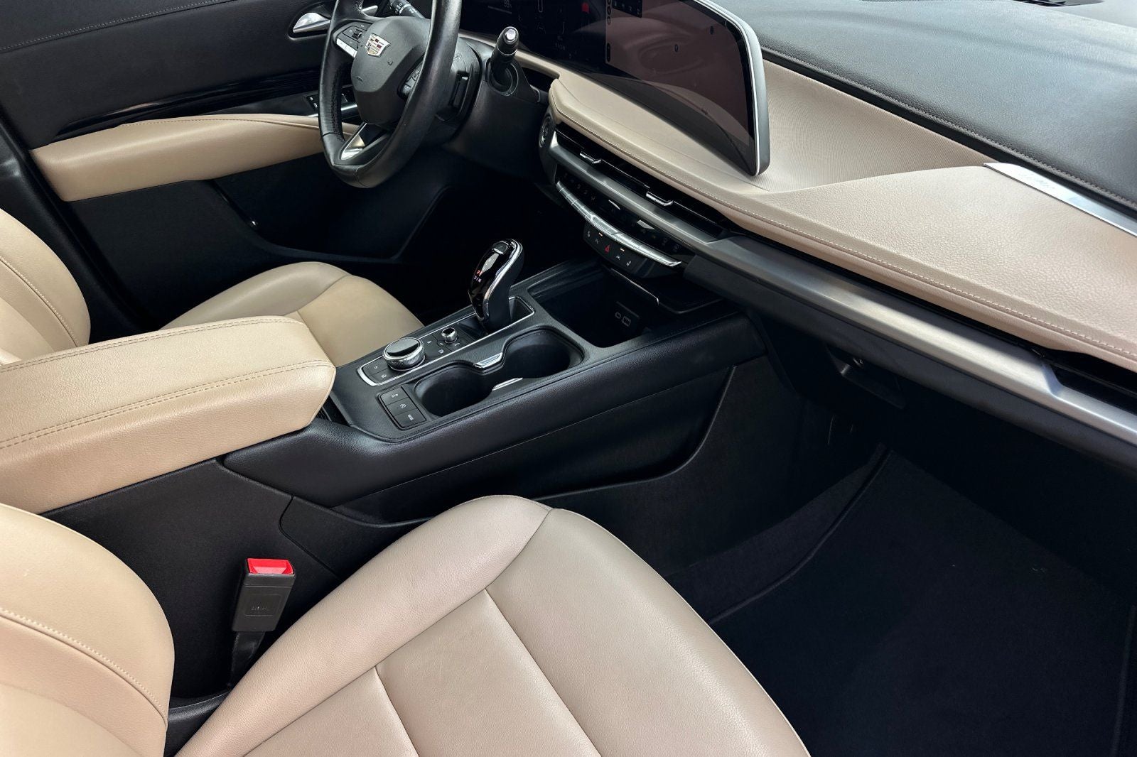 2024 Cadillac XT4 Luxury