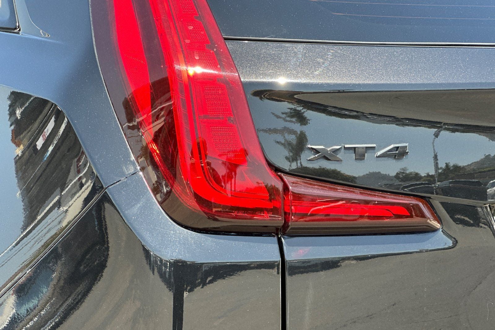 2023 Cadillac XT4 Premium Luxury