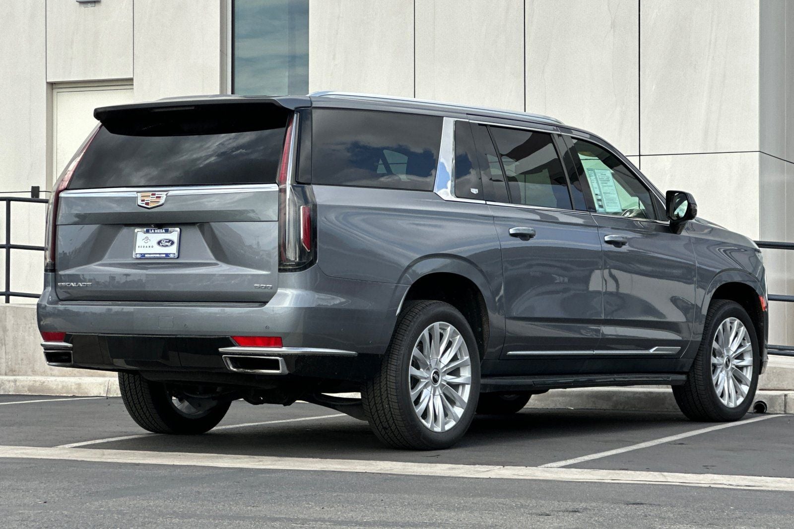 2022 Cadillac Escalade ESV Luxury