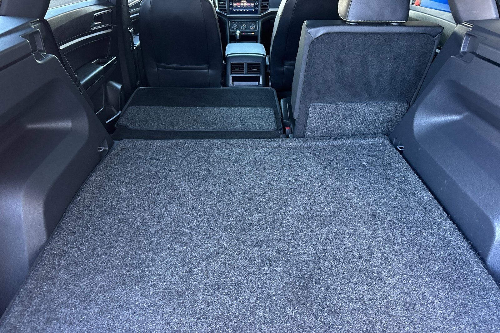 2020 Volkswagen Atlas Cross Sport 3.6L V6 SE w/Technology R-Line