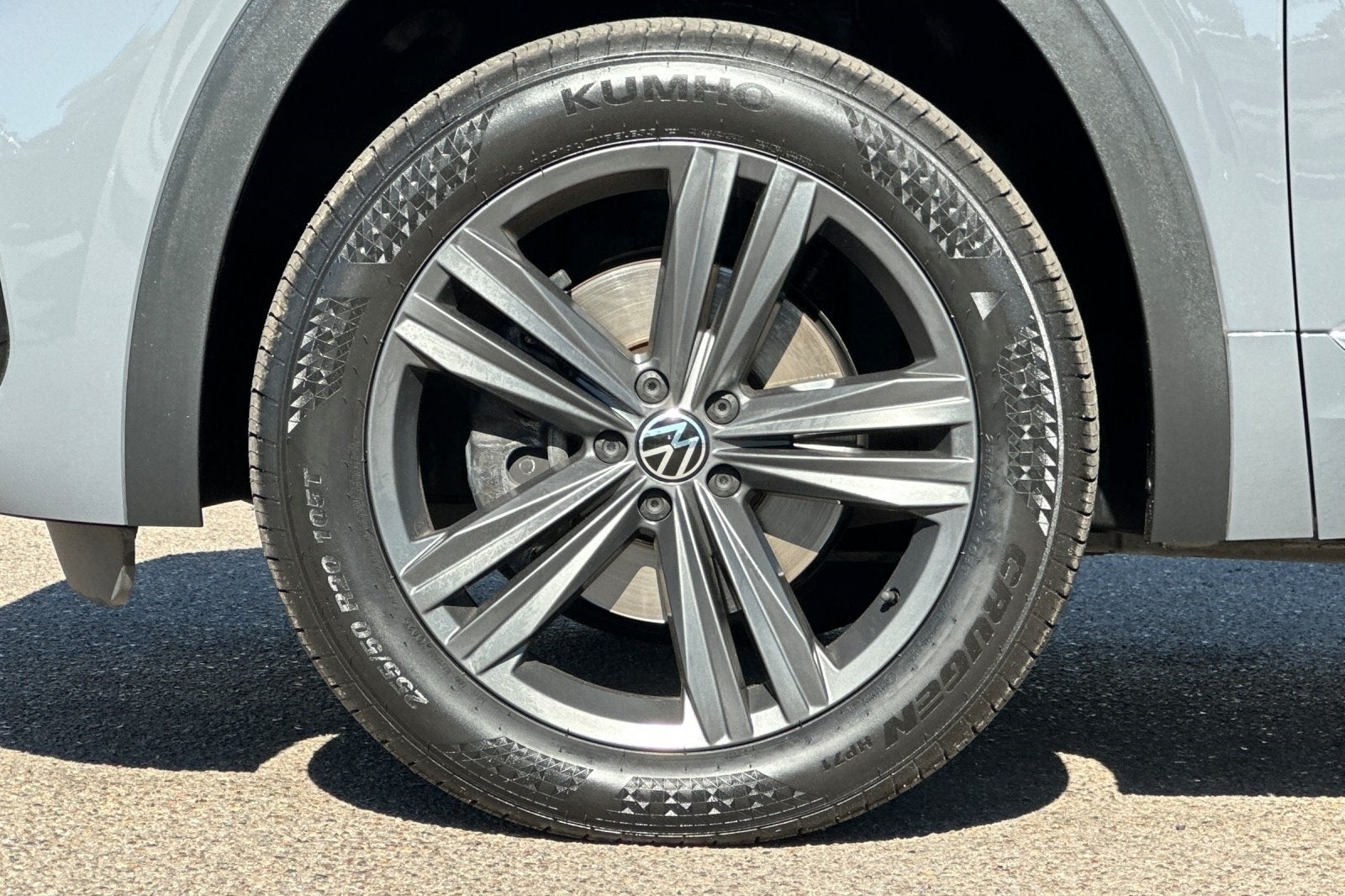 2020 Volkswagen Atlas Cross Sport 3.6L V6 SE w/Technology R-Line