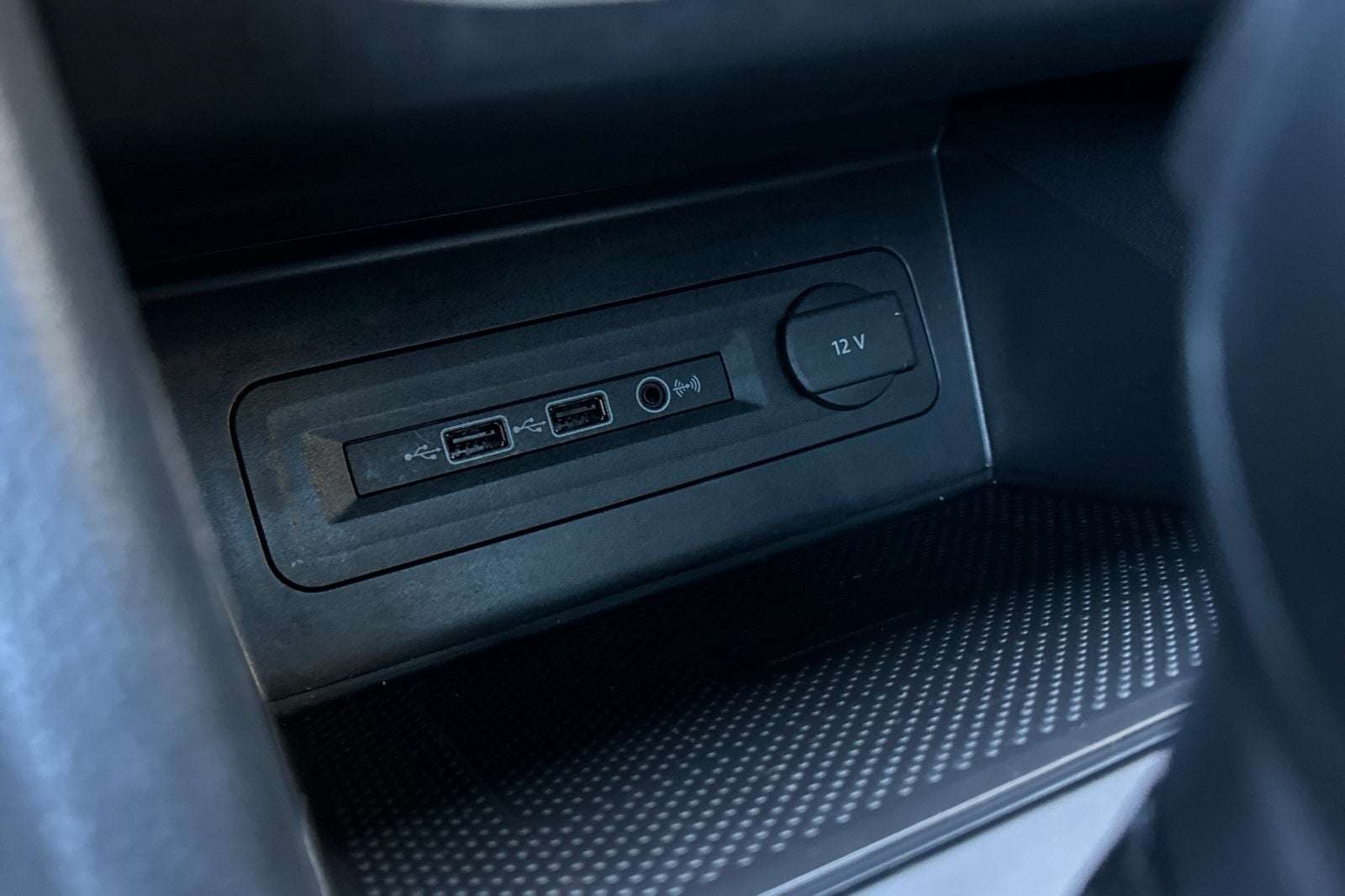 2020 Volkswagen Atlas Cross Sport 3.6L V6 SE w/Technology R-Line