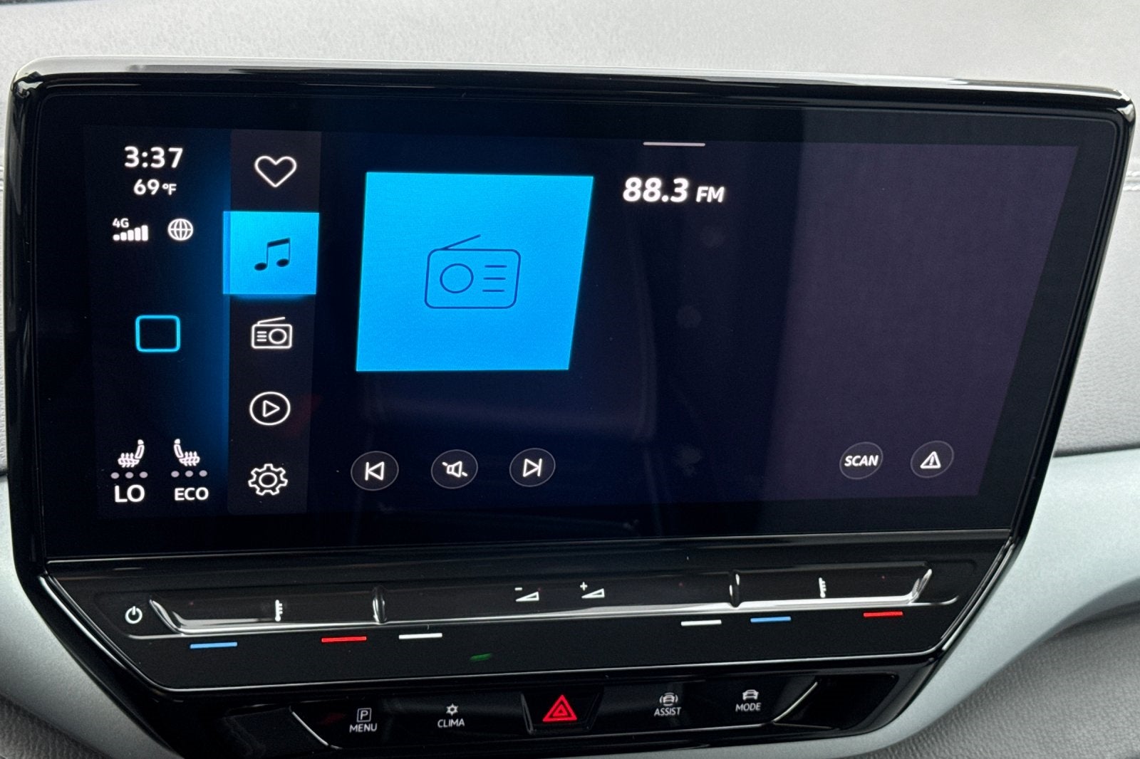 2023 Volkswagen ID.4 Pro