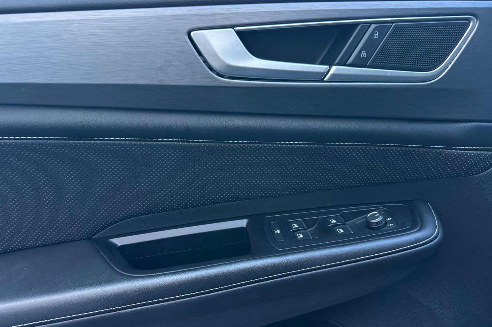 2024 Volkswagen Atlas Cross Sport 2.0T SE