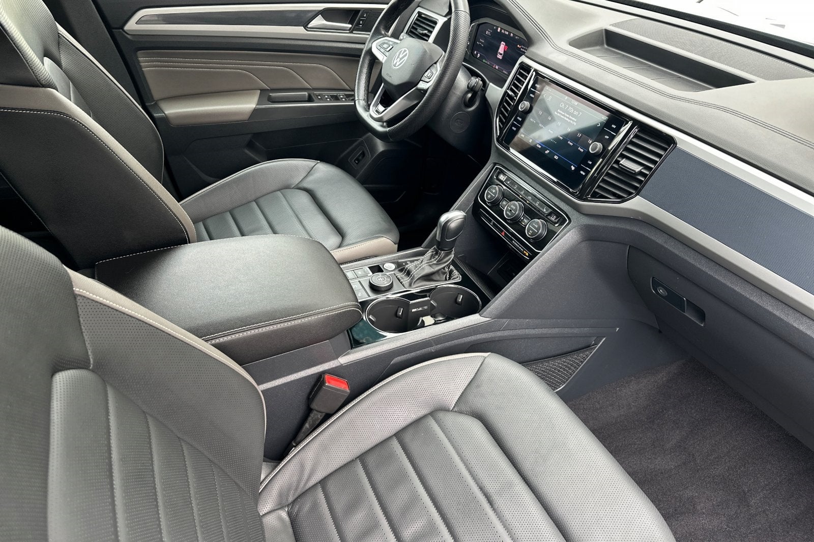 2023 Volkswagen Atlas Cross Sport 3.6L V6 SEL Premium R-Line