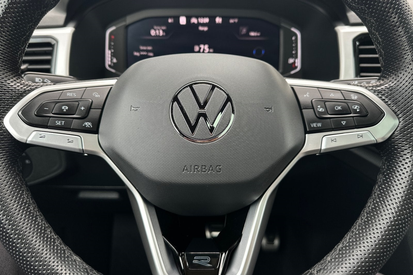 2023 Volkswagen Atlas Cross Sport 3.6L V6 SEL Premium R-Line