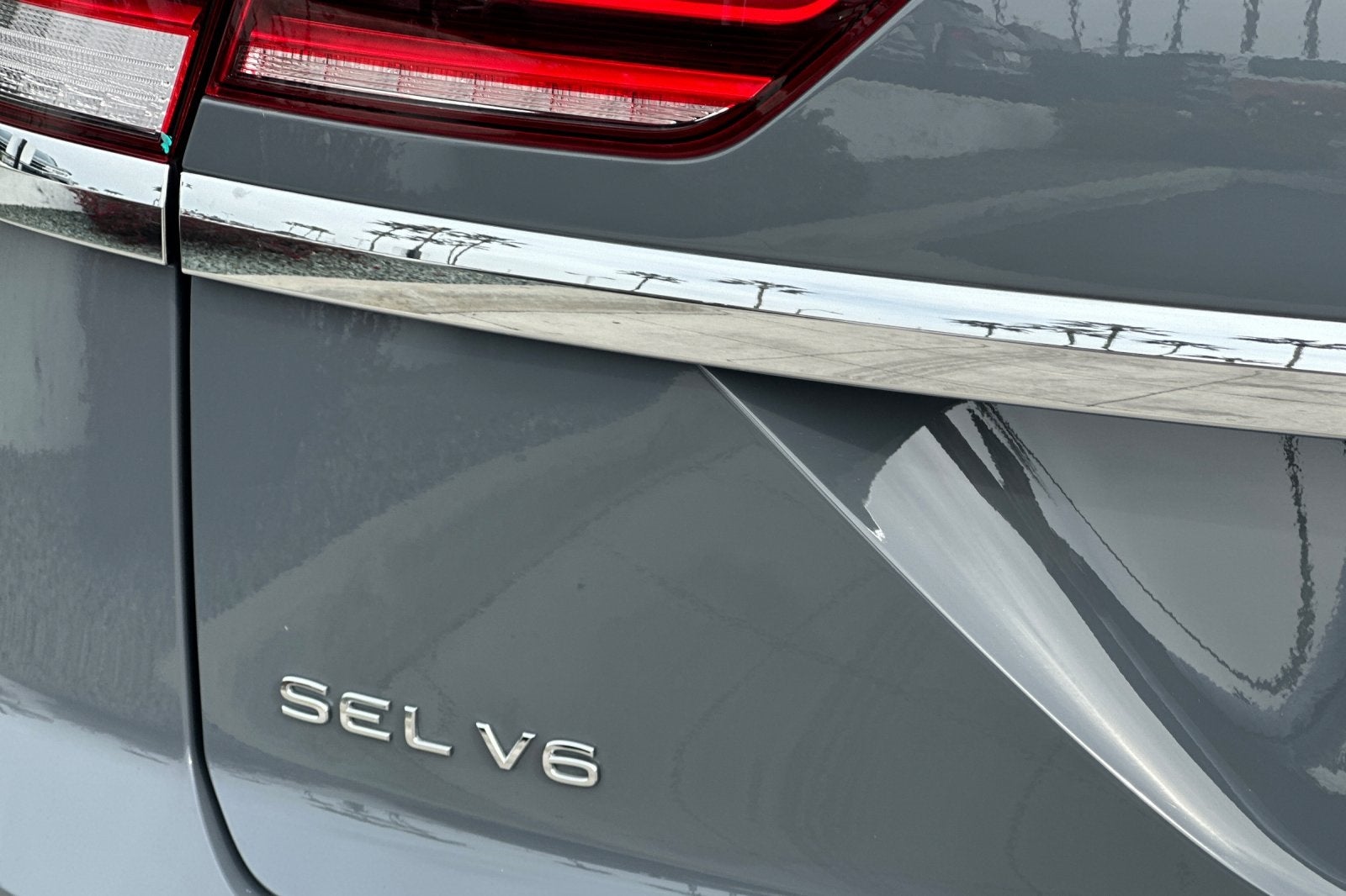 2023 Volkswagen Atlas Cross Sport 3.6L V6 SEL Premium R-Line