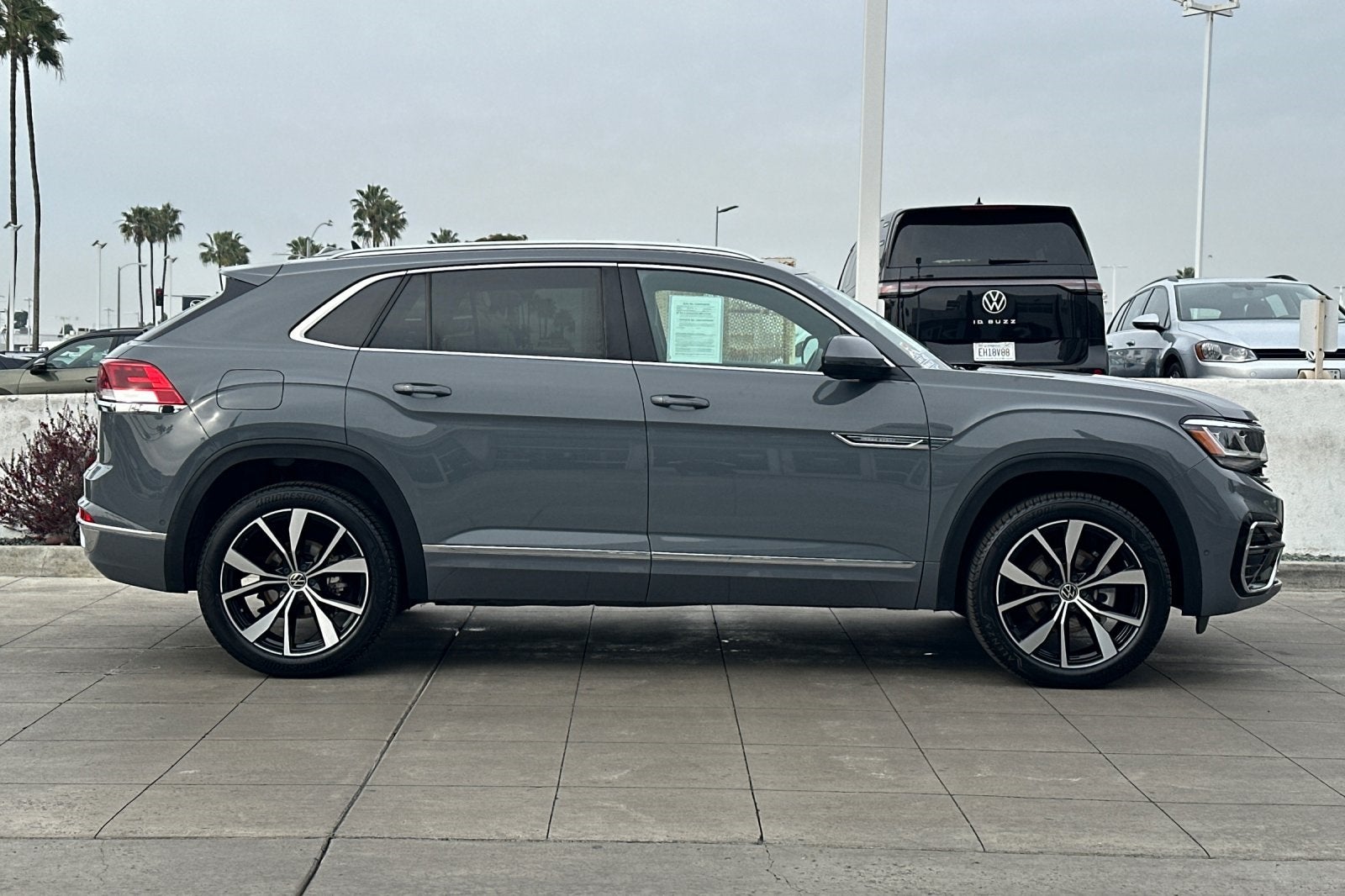 2023 Volkswagen Atlas Cross Sport 3.6L V6 SEL Premium R-Line