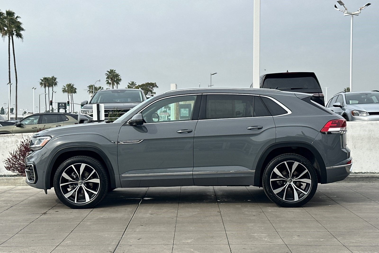 2023 Volkswagen Atlas Cross Sport 3.6L V6 SEL Premium R-Line