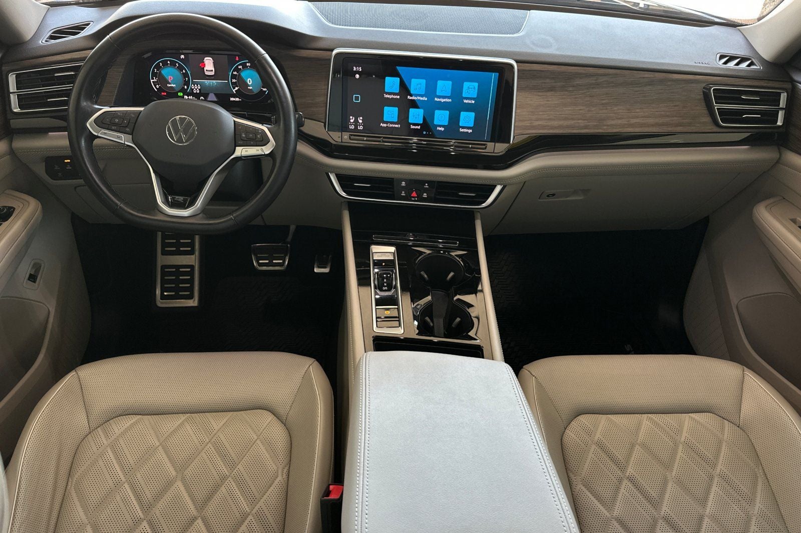 2024 Volkswagen Atlas 2.0T SEL Premium R-Line