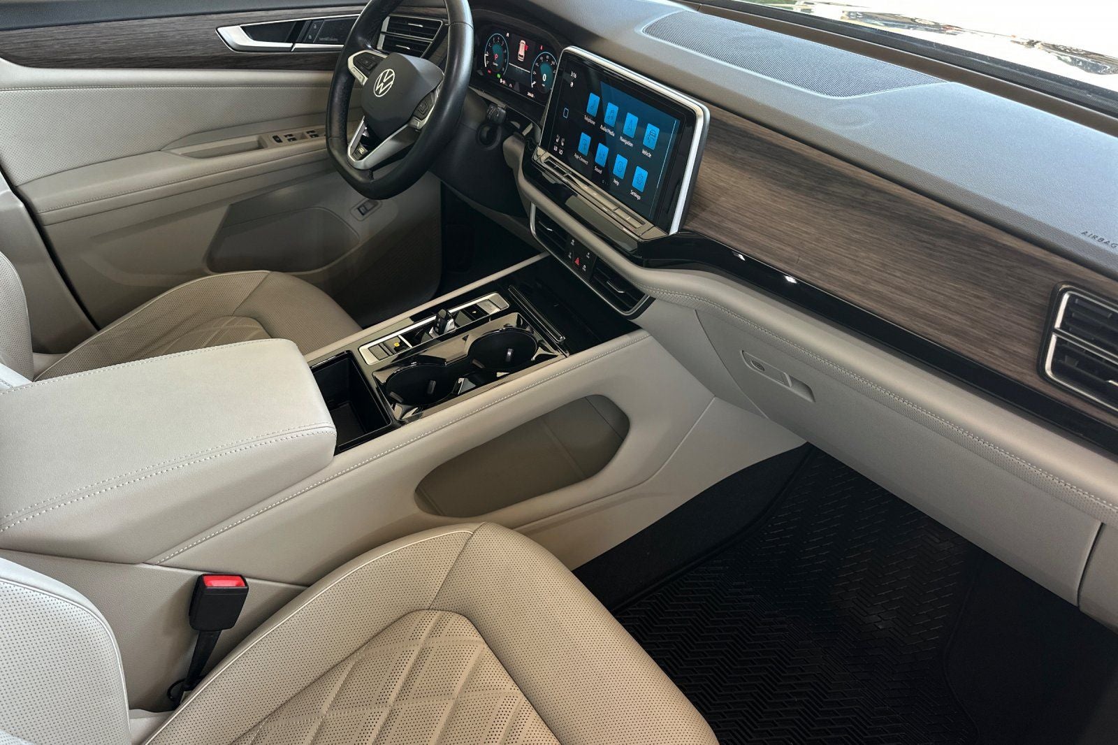 2024 Volkswagen Atlas 2.0T SEL Premium R-Line