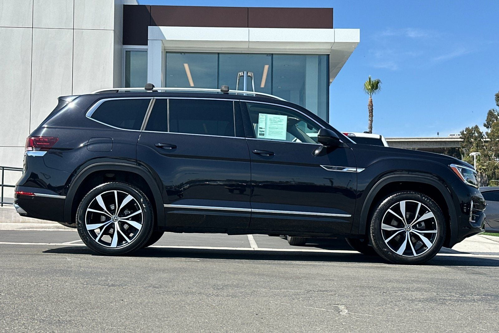 2024 Volkswagen Atlas 2.0T SEL Premium R-Line