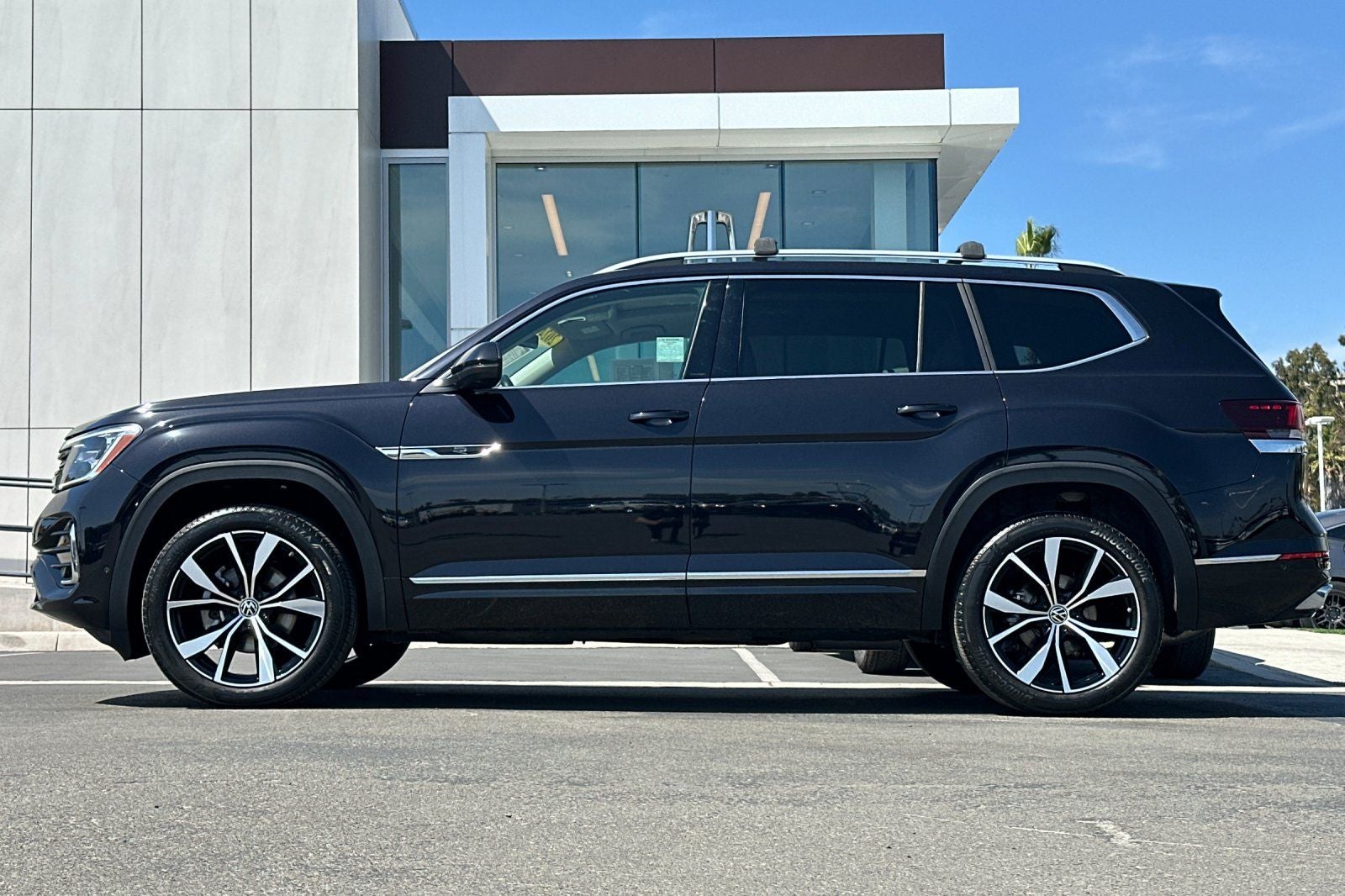 2024 Volkswagen Atlas 2.0T SEL Premium R-Line