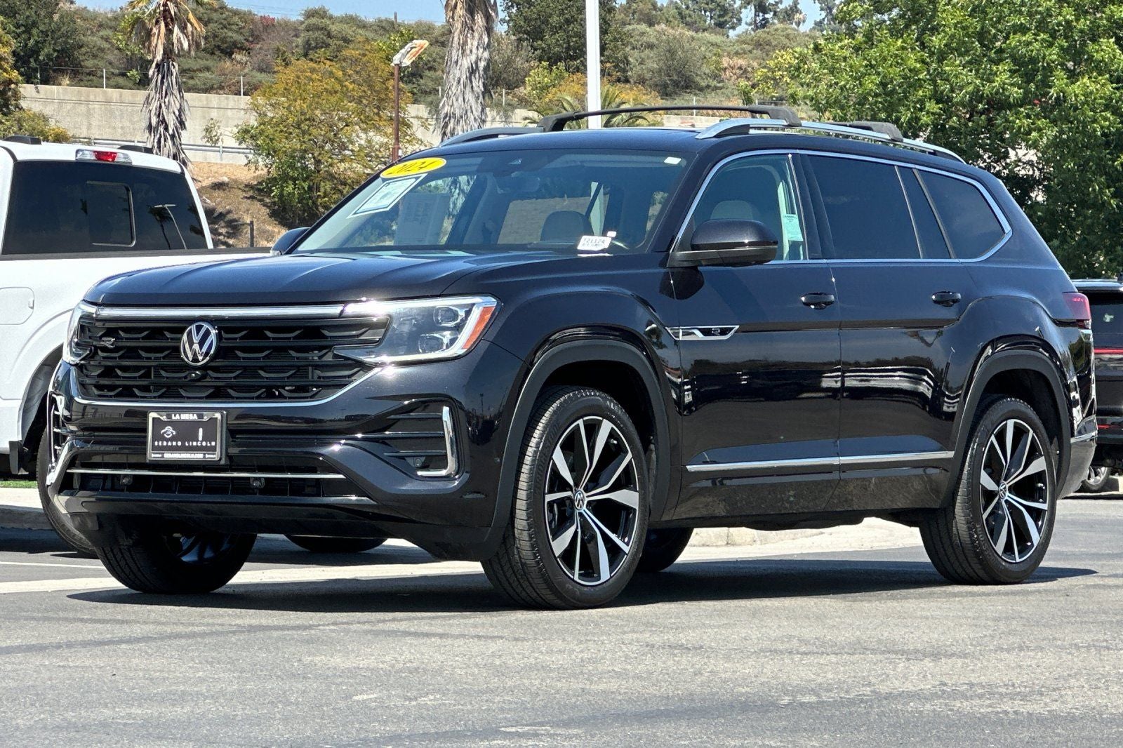 2024 Volkswagen Atlas 2.0T SEL Premium R-Line
