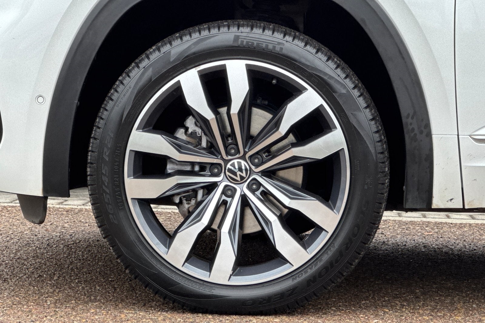 2023 Volkswagen Atlas 3.6L V6 SEL Premium R-Line