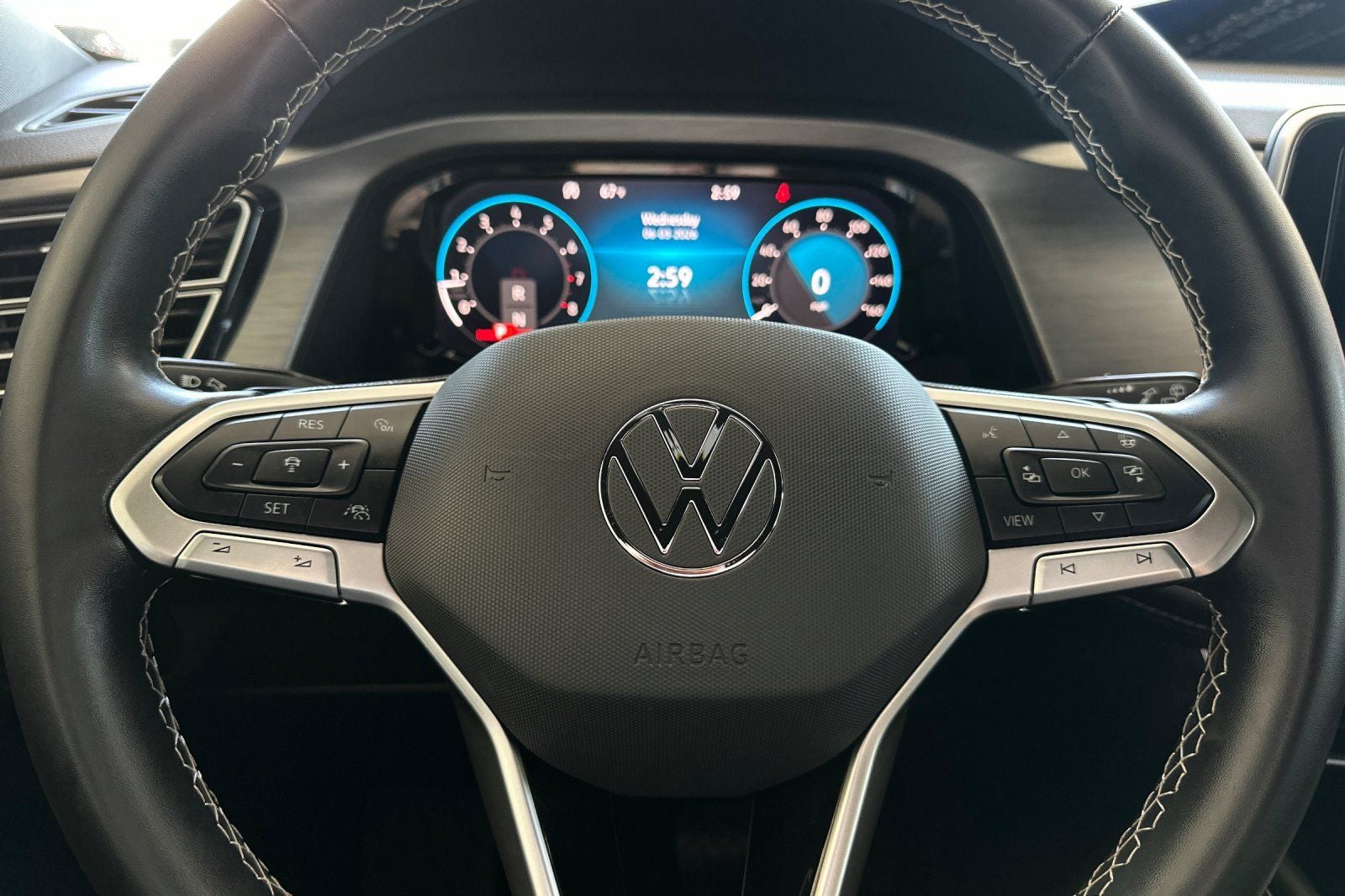 2024 Volkswagen Atlas Cross Sport 2.0T SE w/Technology