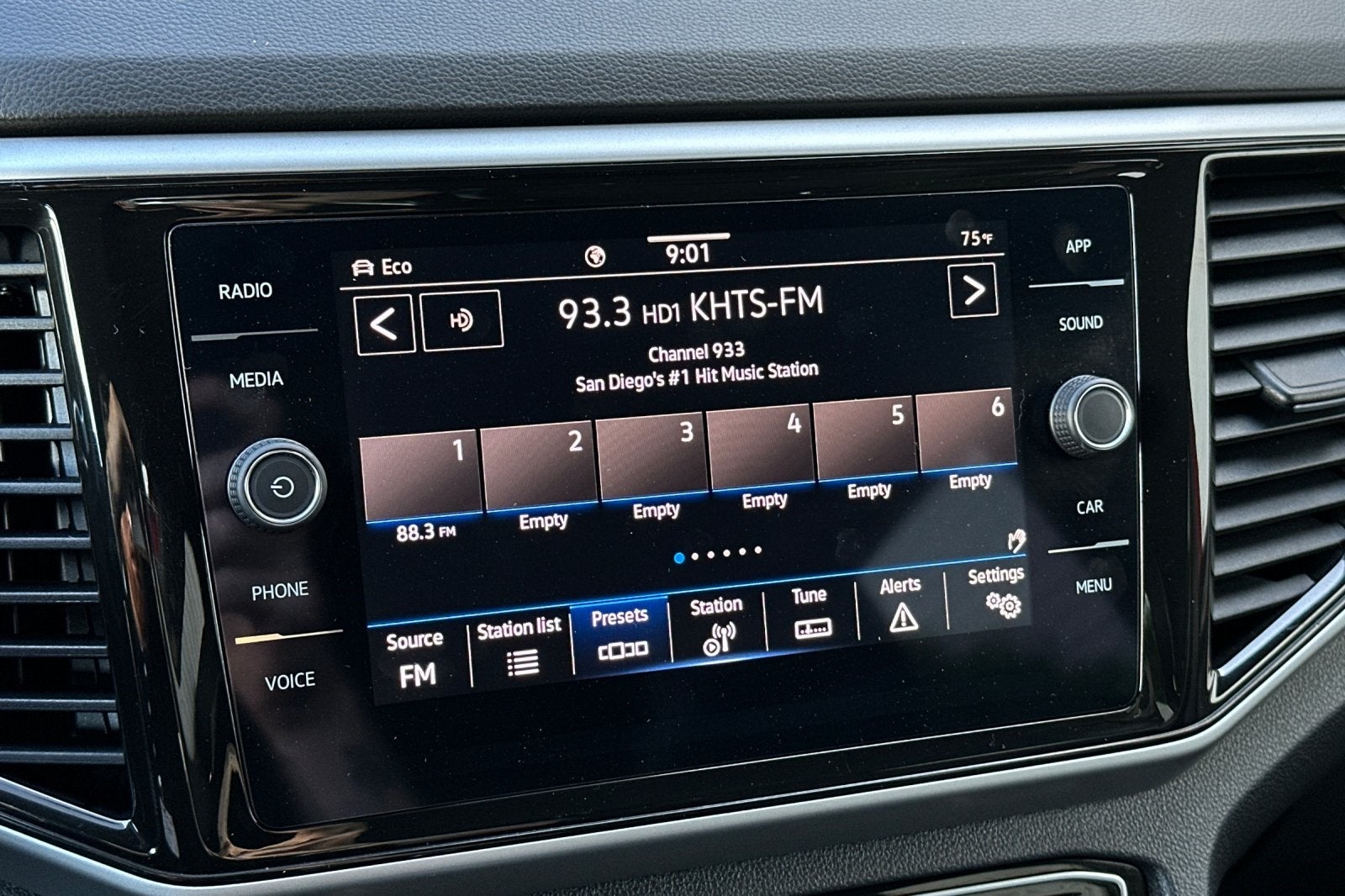 2022 Volkswagen Atlas Cross Sport 3.6L V6 SE w/Technology