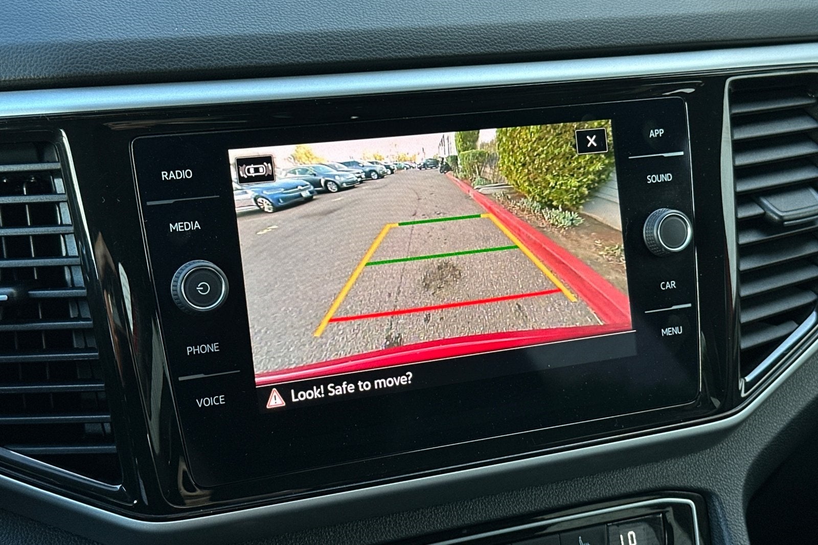 2022 Volkswagen Atlas Cross Sport 3.6L V6 SE w/Technology