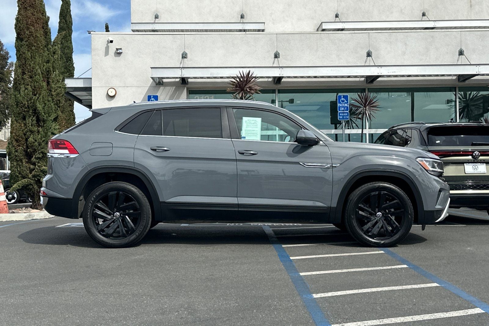 2023 Volkswagen Atlas Cross Sport 3.6L V6 SE w/Technology