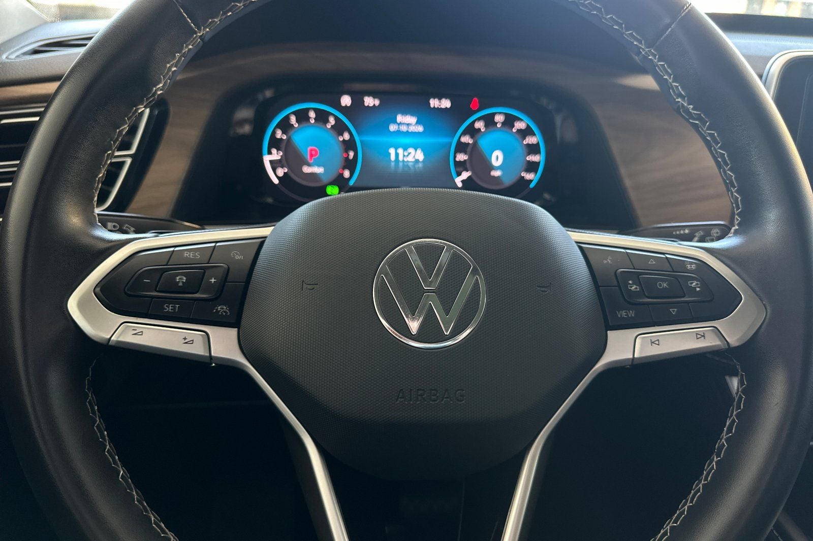 2024 Volkswagen Atlas 2.0T SE w/Technology