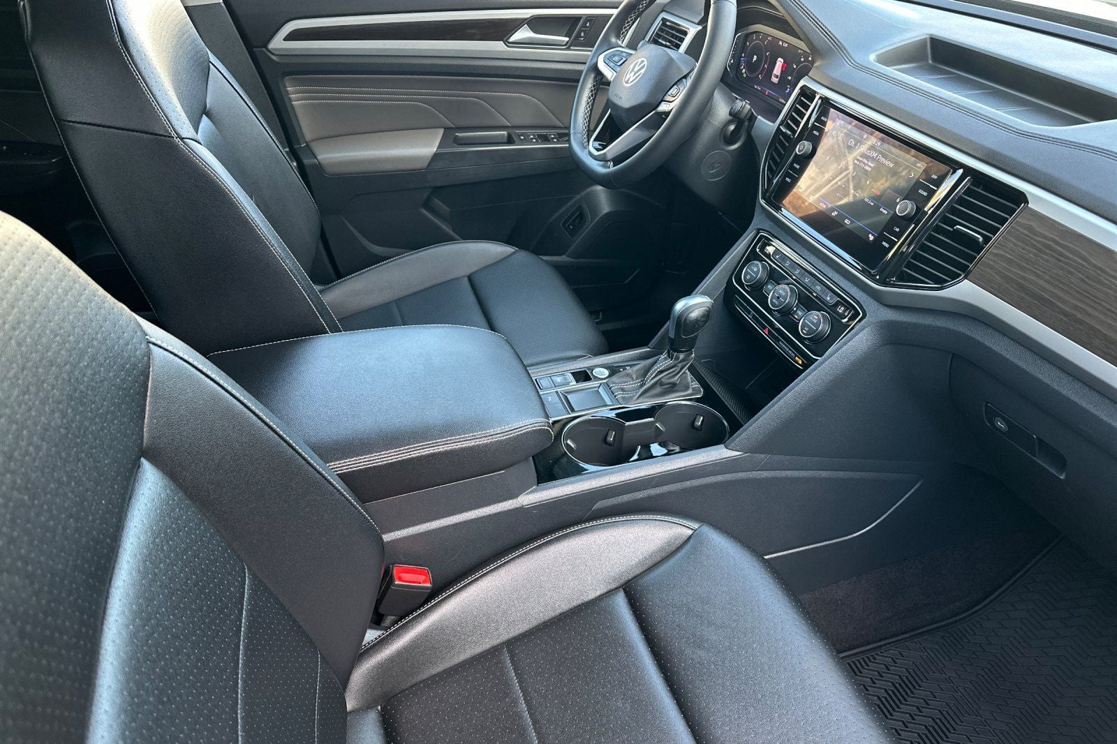 2022 Volkswagen Atlas 3.6L V6 SE w/Technology