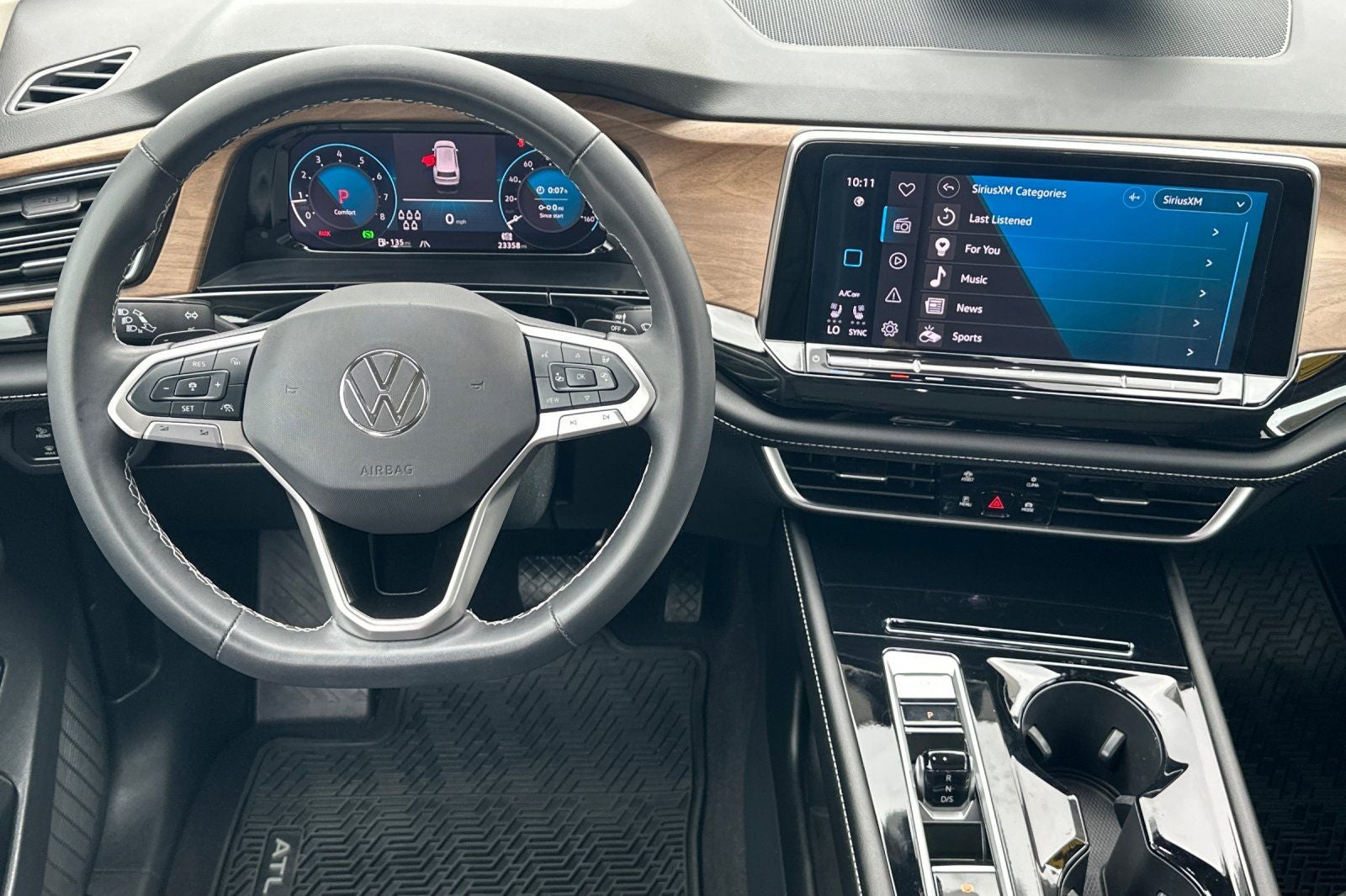 2024 Volkswagen Atlas 2.0T SE w/Technology