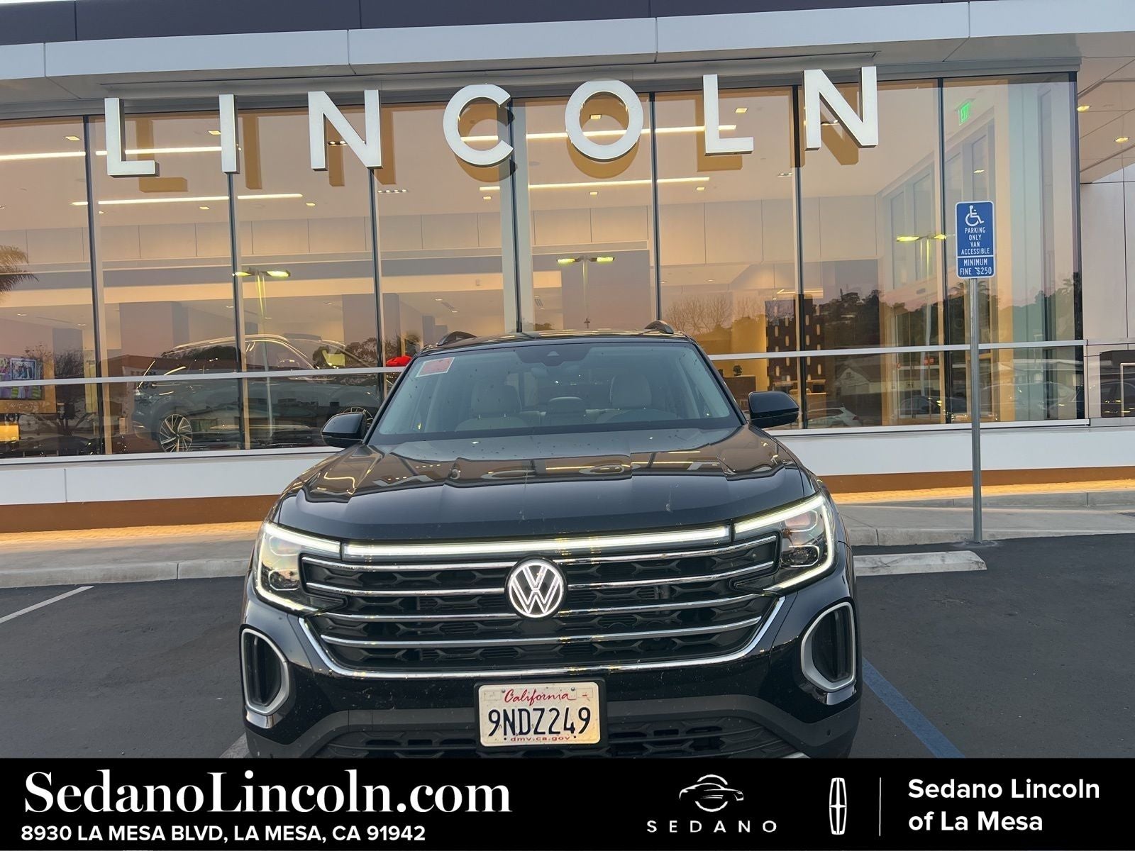2024 Volkswagen Atlas 2.0T SE w/Technology