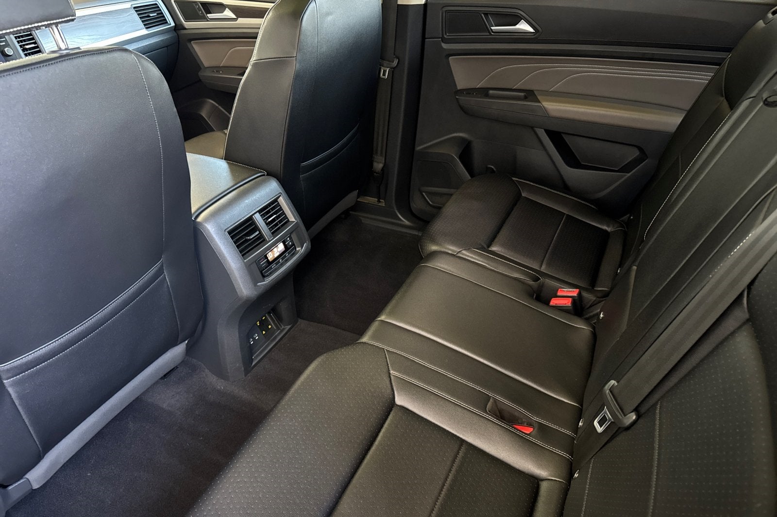 2021 Volkswagen Atlas 3.6L V6 SE w/Technology