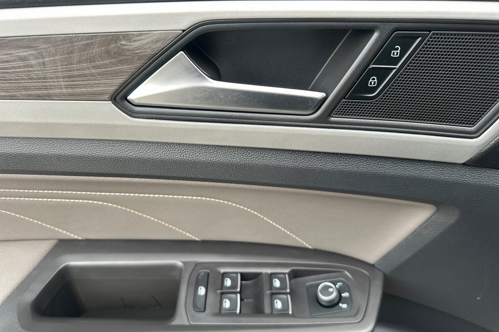 2022 Volkswagen Atlas Cross Sport 2.0T SE