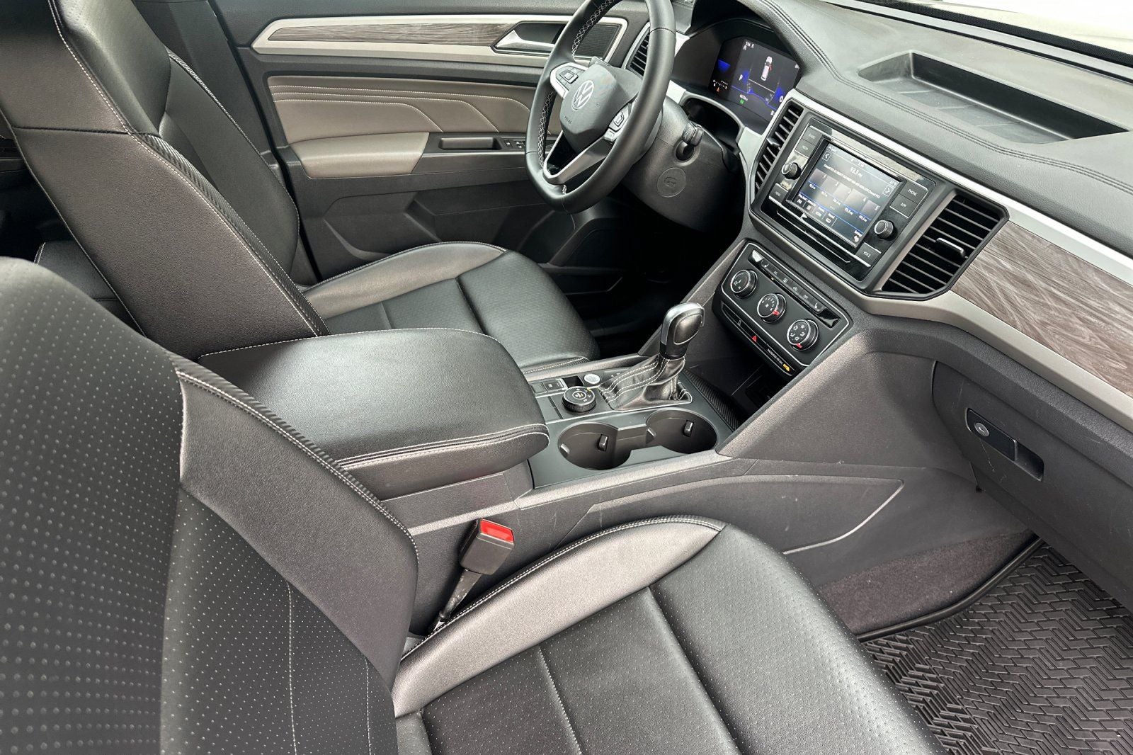 2022 Volkswagen Atlas Cross Sport 2.0T SE