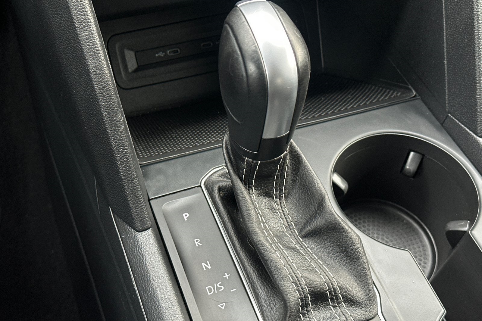 2022 Volkswagen Atlas Cross Sport 2.0T SE